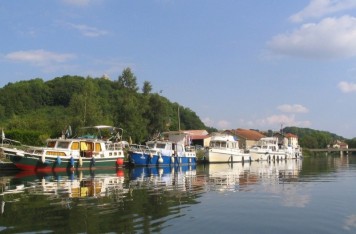 Port de plaisance de Dun-sur-Meuse Office de Tourisme du Val Dunois